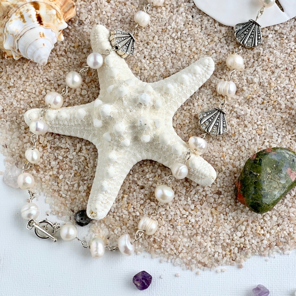 ๐Shell & Pearl Gemstone Necklace - Picture 5 of 6
